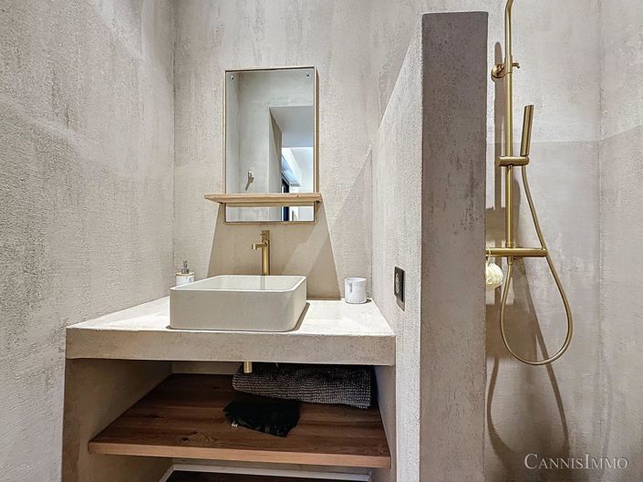 Image No.10-5 Bed House for sale