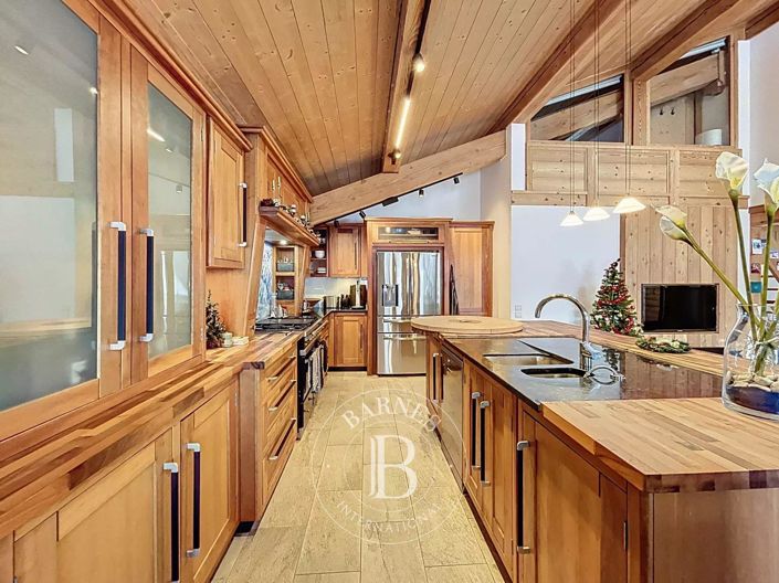 Image No.8-5 Bed Apartment for sale