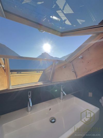 Image No.19-5 Bed Apartment for sale