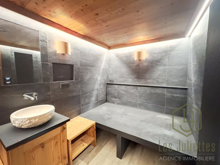 Image No.23-5 Bed Apartment for sale