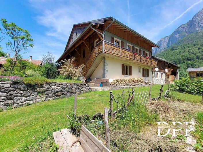 Image No.22-7 Bed House for sale