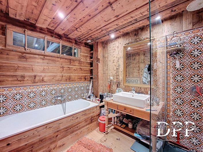 Image No.6-7 Bed House for sale