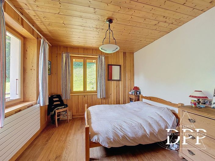 Image No.8-7 Bed House for sale