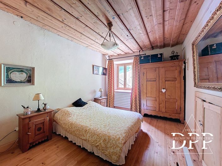 Image No.9-7 Bed House for sale