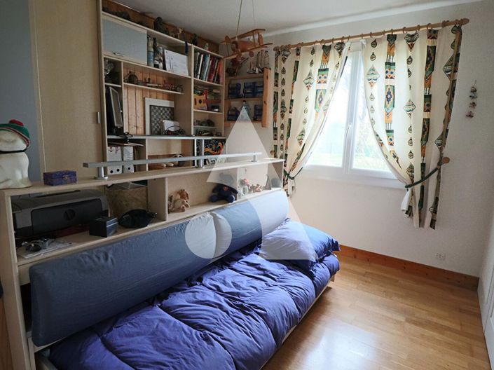 Image No.10-3 Bed House for sale