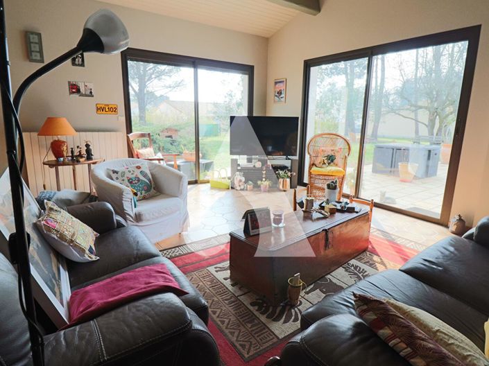 Image No.6-3 Bed House for sale