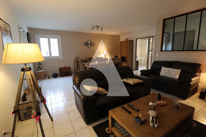 Image No.4-5 Bed House for sale