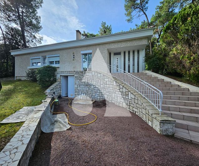 Image No.4-4 Bed House for sale