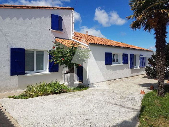 Image No.2-4 Bed House for sale