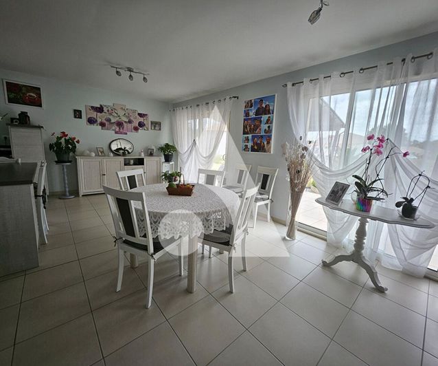 Image No.2-3 Bed House for sale