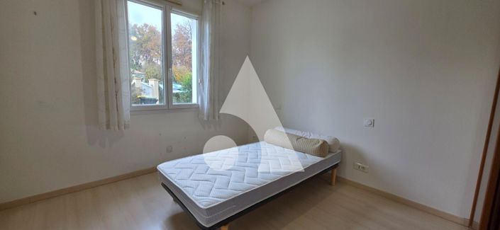 Image No.10-4 Bed House for sale