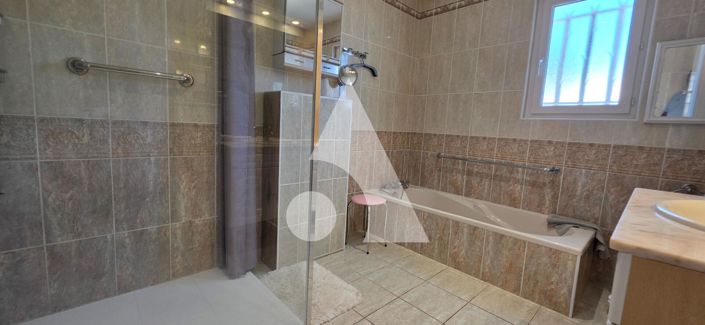 Image No.11-4 Bed House for sale