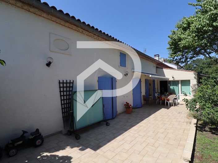 Image No.3-4 Bed House for sale