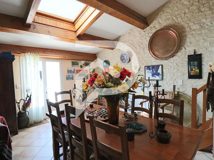 Image No.8-4 Bed House for sale