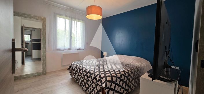 Image No.10-3 Bed House for sale