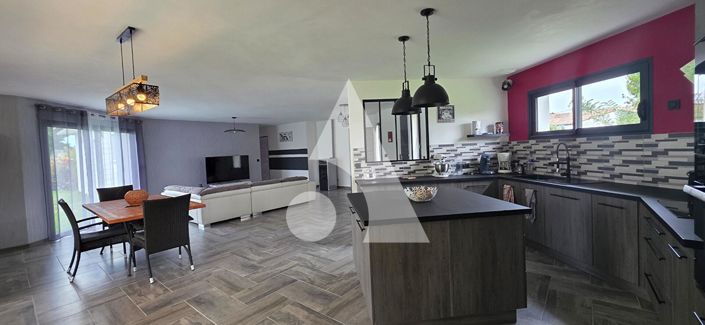 Image No.2-3 Bed House for sale