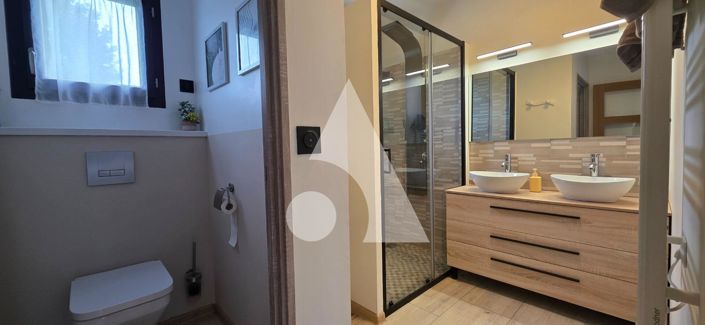 Image No.6-3 Bed House for sale