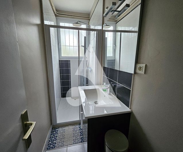 Image No.8-4 Bed House for sale