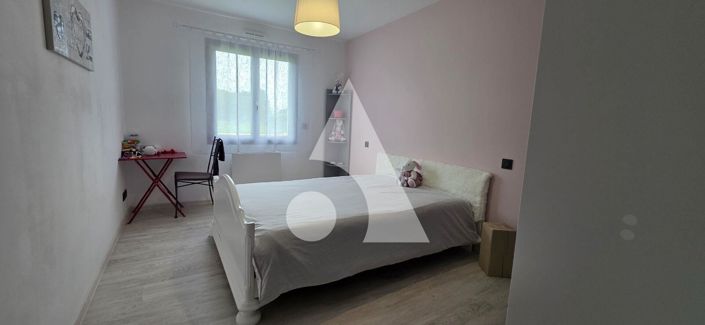 Image No.8-3 Bed House for sale