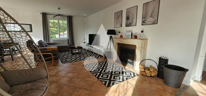 Image No.7-5 Bed House for sale