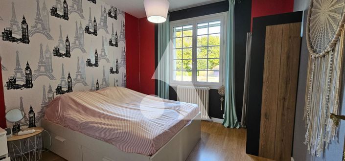 Image No.9-5 Bed House for sale