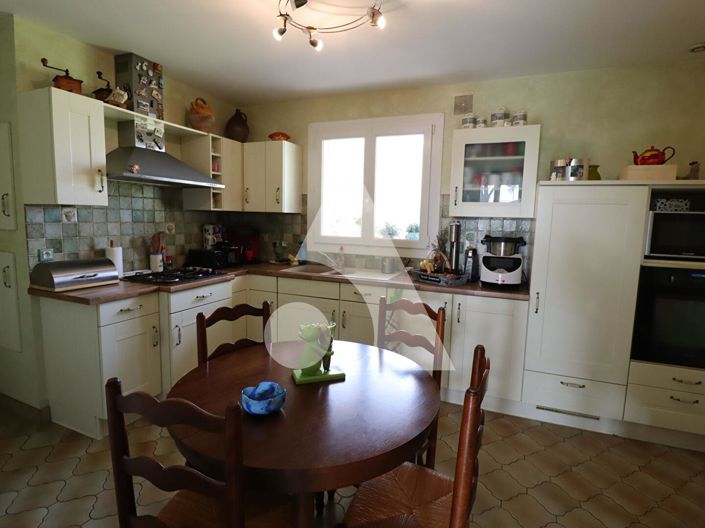 Image No.3-3 Bed House for sale