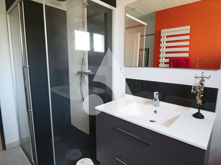 Image No.9-3 Bed House for sale