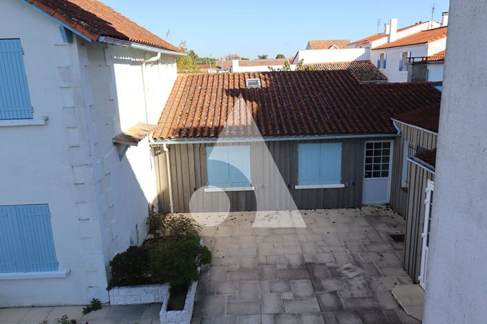 Image No.6-16 Bed Property for sale