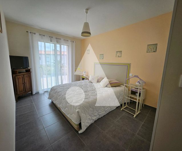 Image No.10-3 Bed House for sale