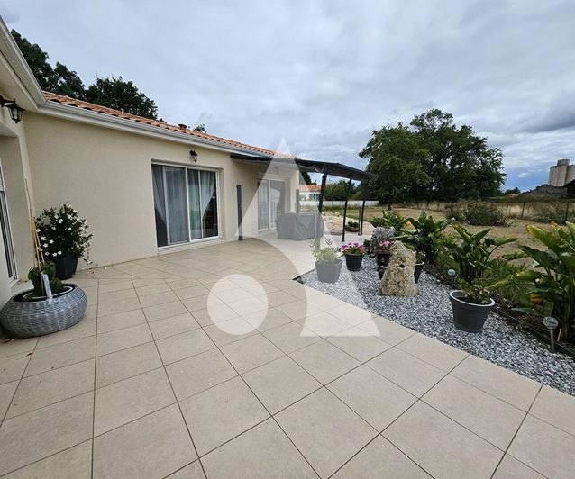 Image No.17-3 Bed House for sale