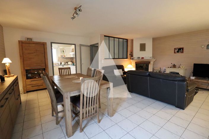 Image No.2-5 Bed House for sale