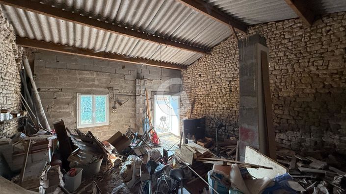 Image No.10-3 Bed House for sale