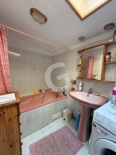 Image No.7-3 Bed House for sale