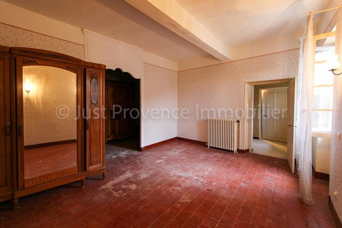 Image No.10-3 Bed House for sale