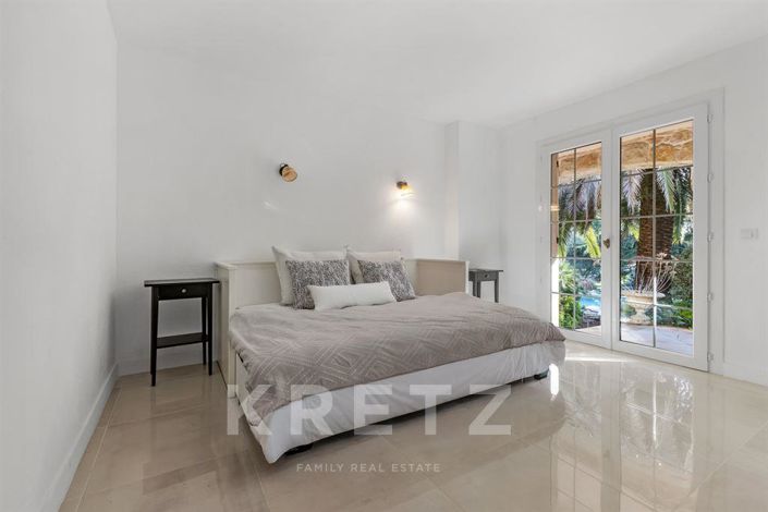 Image No.14-4 Bed Property for sale