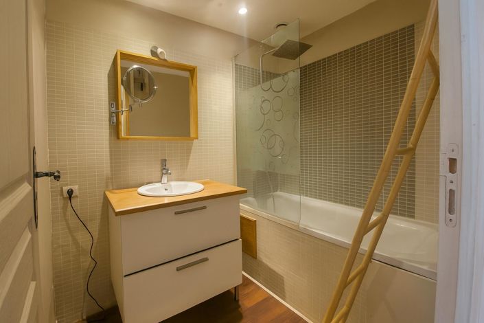 Image No.5-2 Bed House for sale