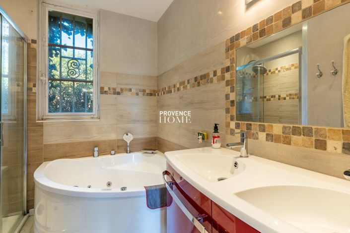 Image No.16-3 Bed House for sale