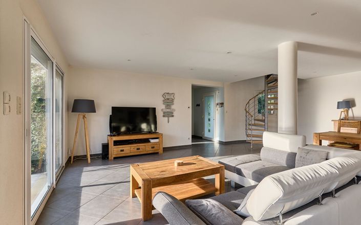 Image No.11-4 Bed House for sale