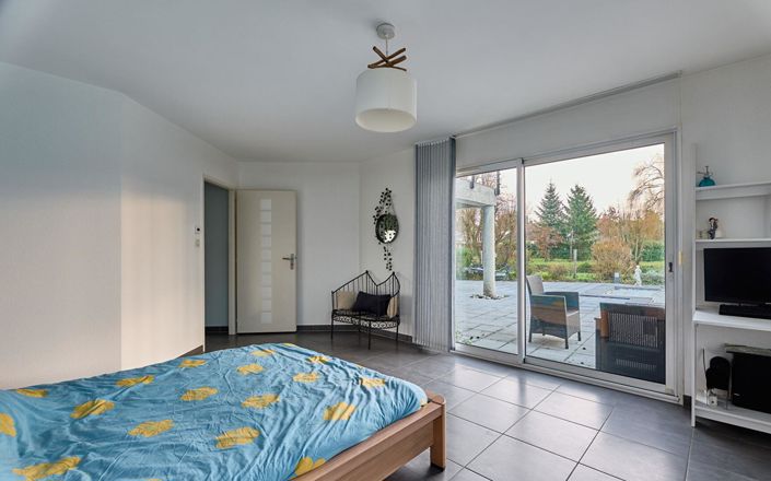 Image No.8-4 Bed House for sale