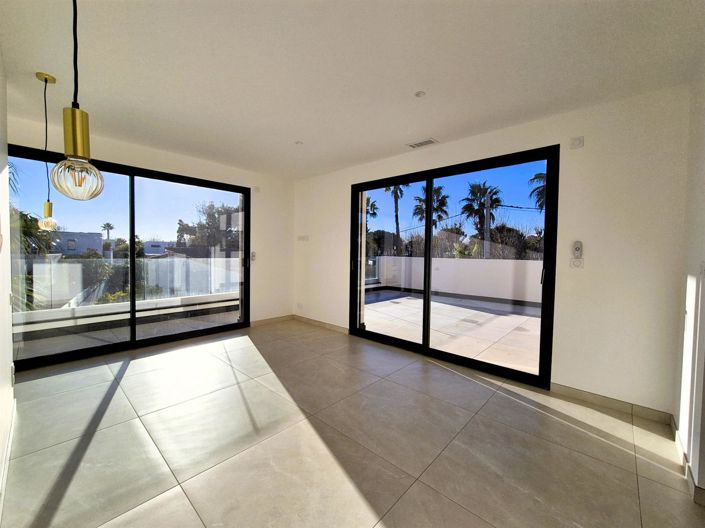 Image No.16-4 Bed House for sale