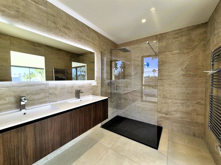 Image No.20-4 Bed House for sale