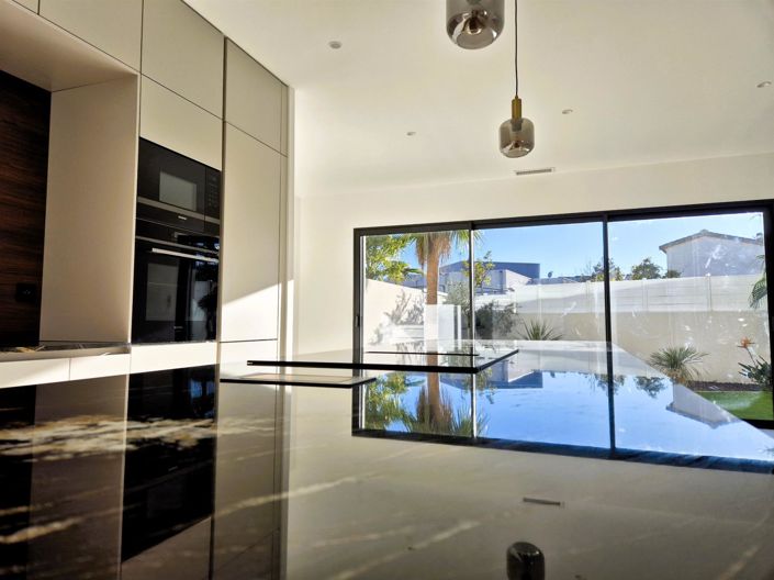 Image No.5-4 Bed House for sale