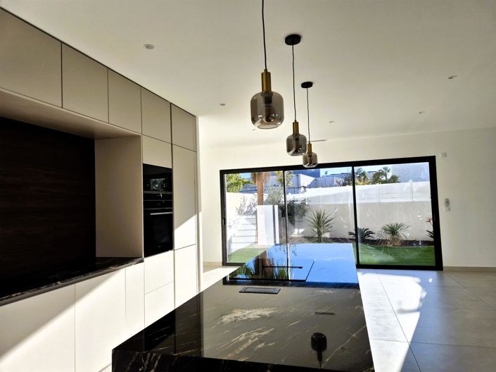 Image No.6-4 Bed House for sale