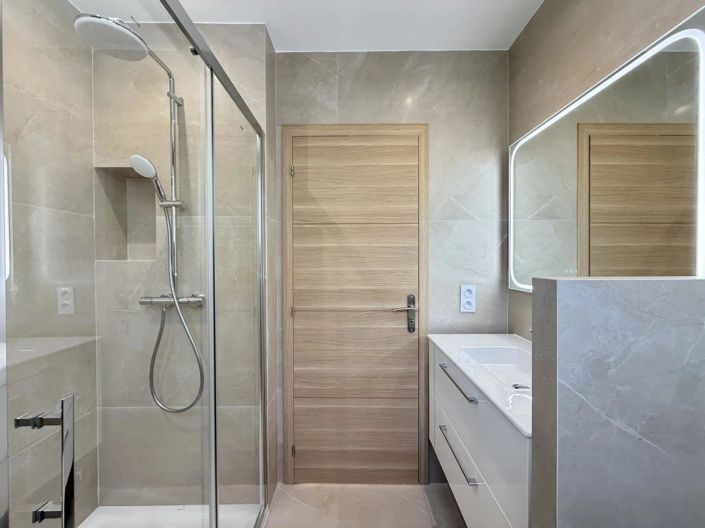 Image No.12-5 Bed House for sale