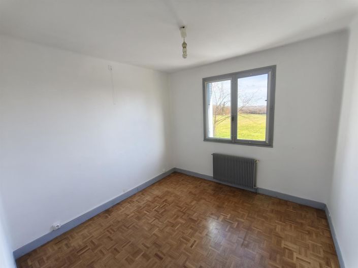 Image No.10-3 Bed House for sale