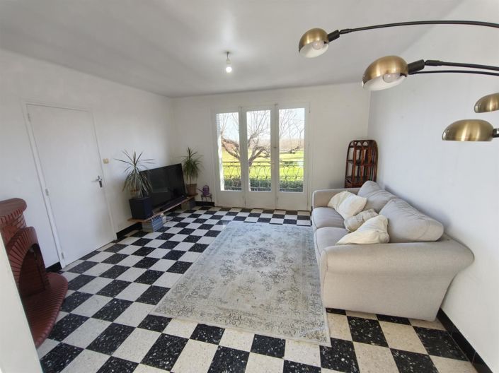 Image No.6-3 Bed House for sale