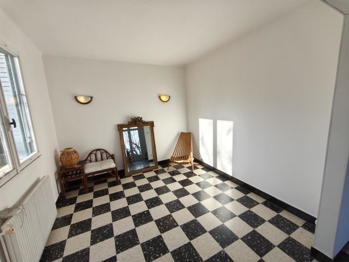 Image No.7-3 Bed House for sale