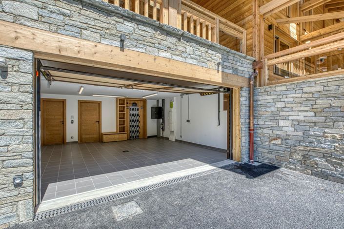 Image No.17-4 Bed House for sale