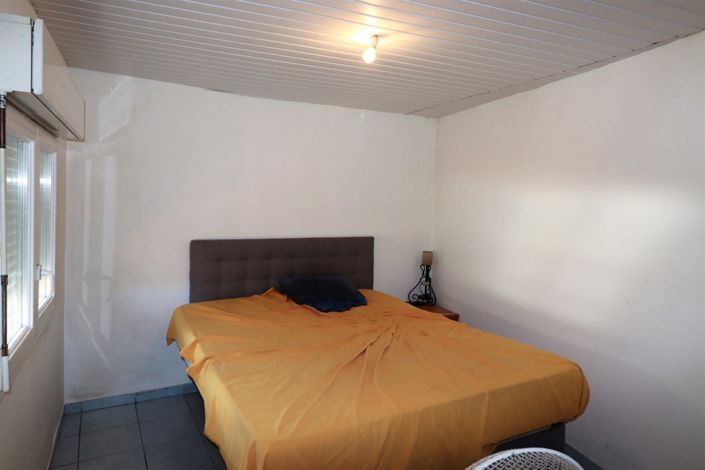 Image No.5-2 Bed House for sale