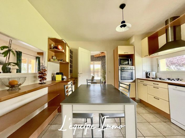 Image No.8-3 Bed House for sale